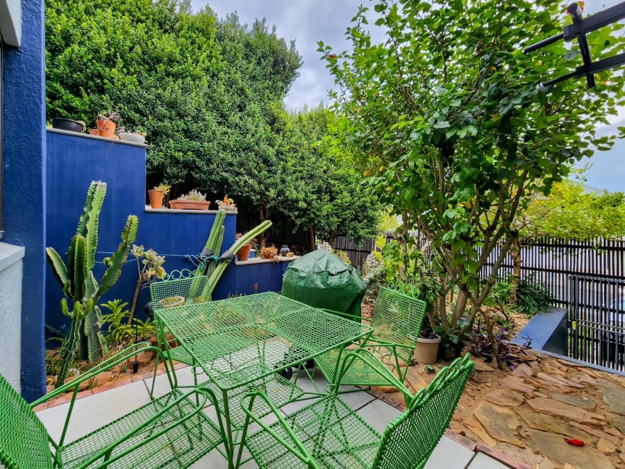 To Let 1 Bedroom Property for Rent in Vredehoek Western Cape